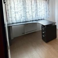 SCRIVANIA ANGOLARE CON CASSETTIERA