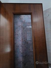 porte in legno massiccio e vetro