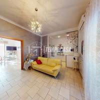 Appartamento di 3 vani e accessori con terrazzo, A