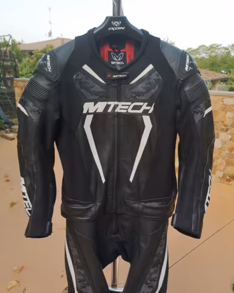 tuta moto 52 divisibile come NUOVA in pelle 