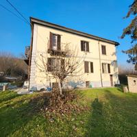 Carru ampia casa due alloggi più magazzino volend