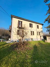 Carru ampia casa due alloggi più magazzino volend