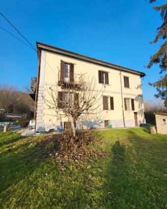 Carru ampia casa due alloggi più magazzino volend