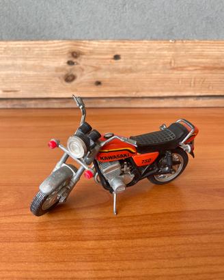 Modellino Politoys Kawasaki 750 scala 1:15 vintage