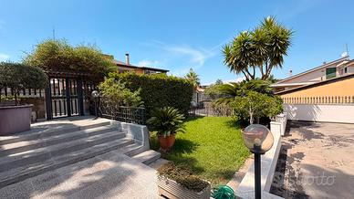Villa panoramica su 4 livelli -