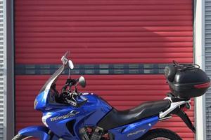HONDA Transalp 650 .