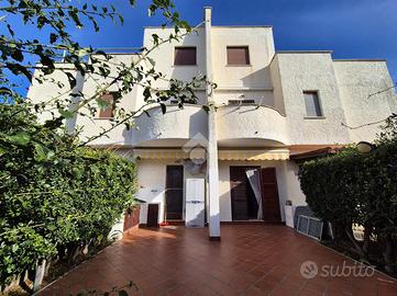 VILLA A SCHIERA CENTRALE A TARQUINIA