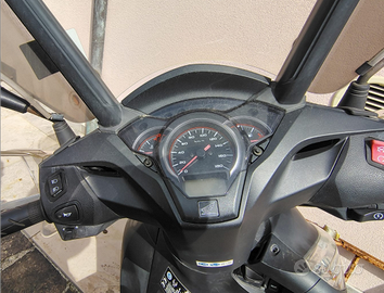 Honda SH300