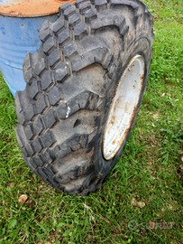 Gomme mietitrebbia piccola e grande