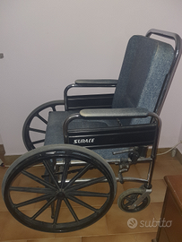 Carrozzina anziani e deambulatore