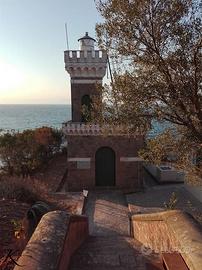 Villa indipendente affacciata sul mare