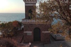 Villa indipendente affacciata sul mare