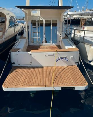 Cabinato Fly 33