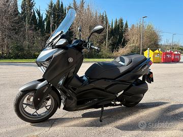 X-Max 300 Tech Max Black