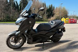 X-Max 300 Tech Max Black