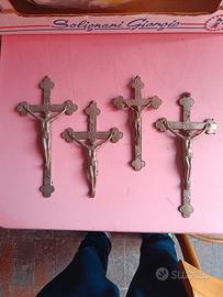 Crocifissi in ferro