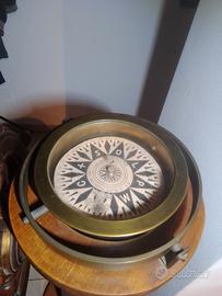 bussola a secco del 1884 con  dedica