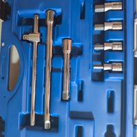 Set di 44 bussole metriche da 1/4" e 1/2" e access