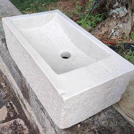 lavabo in pietra