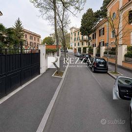 Box / Garage di 20 m² a Roma
