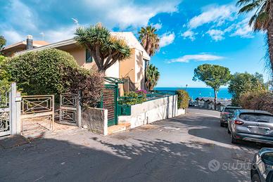 Immobiliare group.aci castello villa