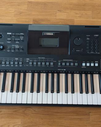 Tastiera YAMAHA PSR E-463