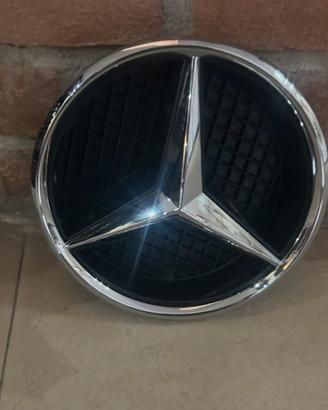 Logo simbolo anteriore  mercedes benz nuovo