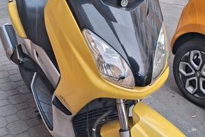 YAMAHA X-max 250 pochi km