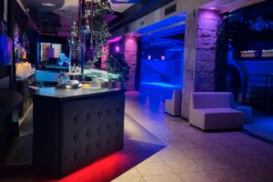 Locale a Pavia con licenza