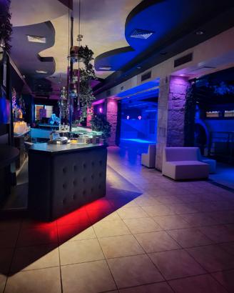 Locale a Pavia con licenza