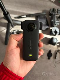 Insta360 X3 + Kit  Accessori Originali + Valigetta