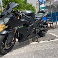 Kawasaki zx10R Soltanto a persone con esperienza