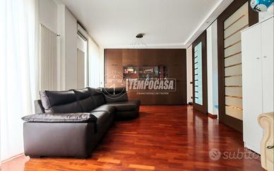 Elegante e rifinito trilocale in zona centrale