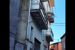 Appartamento abitabile da ristrutturare Lauria