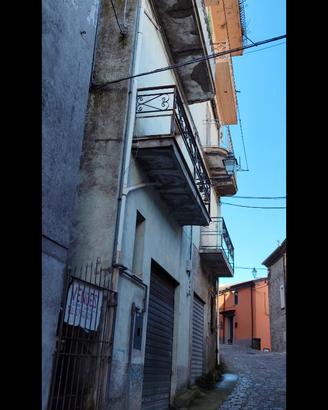 Appartamento abitabile da ristrutturare Lauria