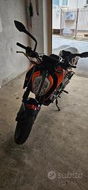 KTM Duke 125 ABS (2017) - passaggio incluso