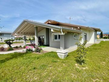 MERAVIGLIOSA VILLA BICAMERE: dettagli eleganti ...