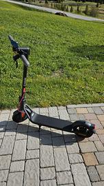 monopattino nave v 25 i pro
