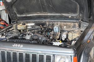 Motore cherokee xj 2.1 e ricambi .