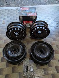 Cerchi da 14 x 6 pollici in acciaio 