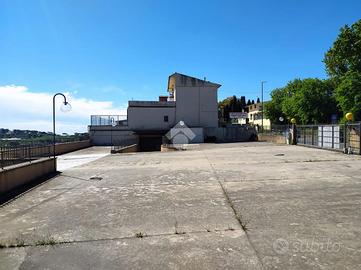 NEGOZIO A ARICCIA