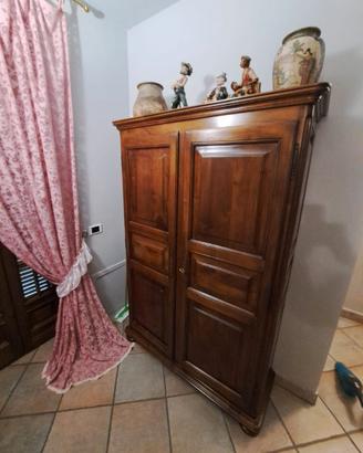 Mobile in legno a due ante