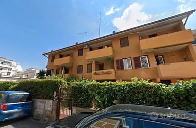 TORREVECCHIA TRILOCALE ARREDATo CON BALCONE
