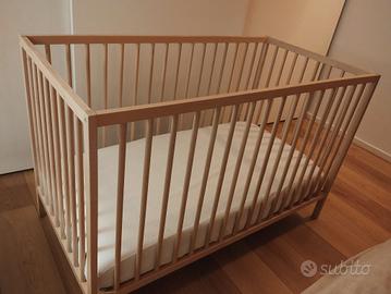 Lettino e materasso bimbo.