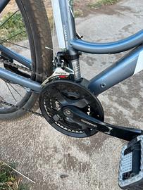 Bici con pedalata assistita