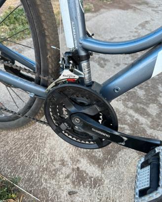 Bici con pedalata assistita