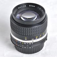 Nikon 85mm f/2 AI-S