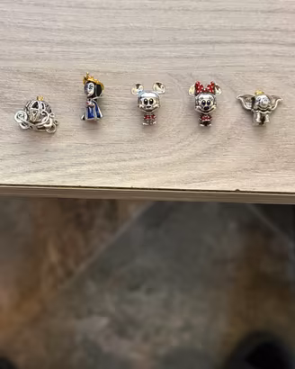 5 charms pandora