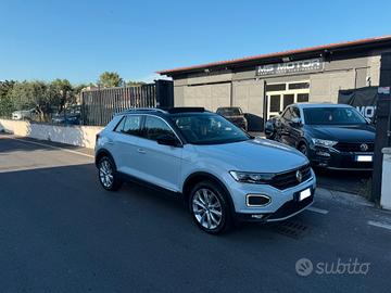 Volkswagen T-Roc 2.0 TDI DSG 4MOTION - Full Opt - 