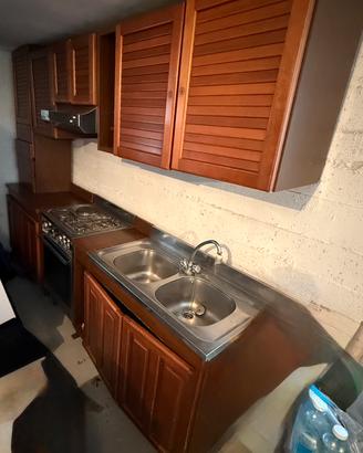 Cucina componibile in legno noce